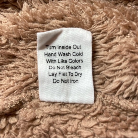 E & M Size S Fur Fleece Cardigan sweater button up Super Soft snd comfy! - Picture 11 of 11